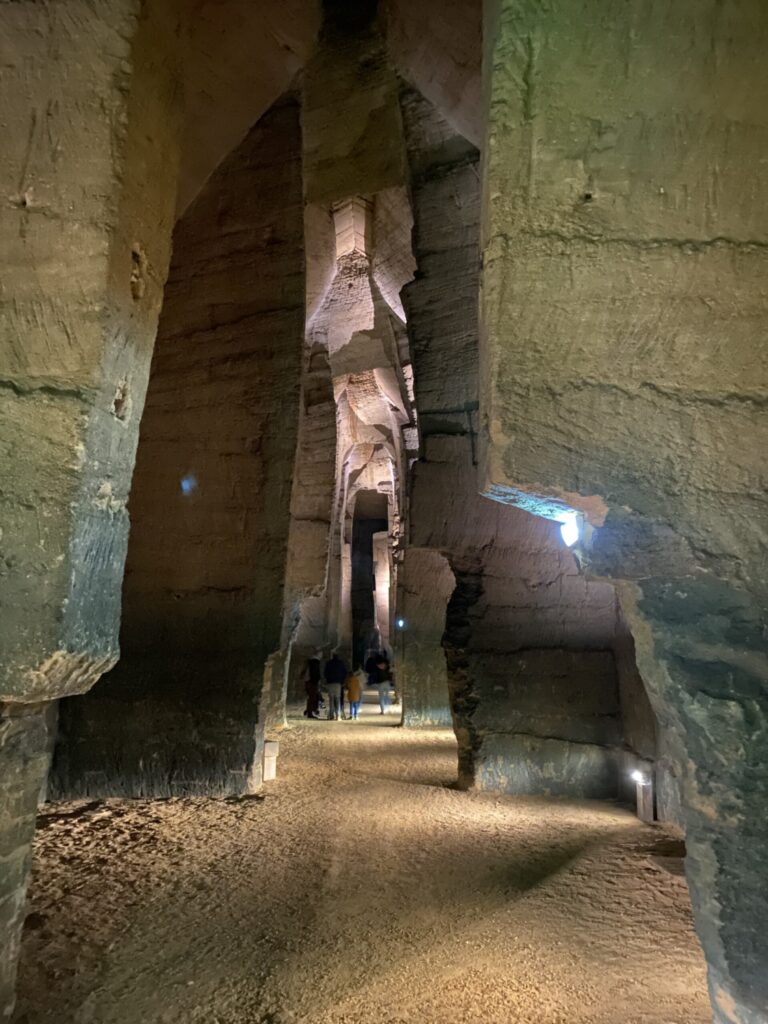 Doué-La-Fontaine caverns